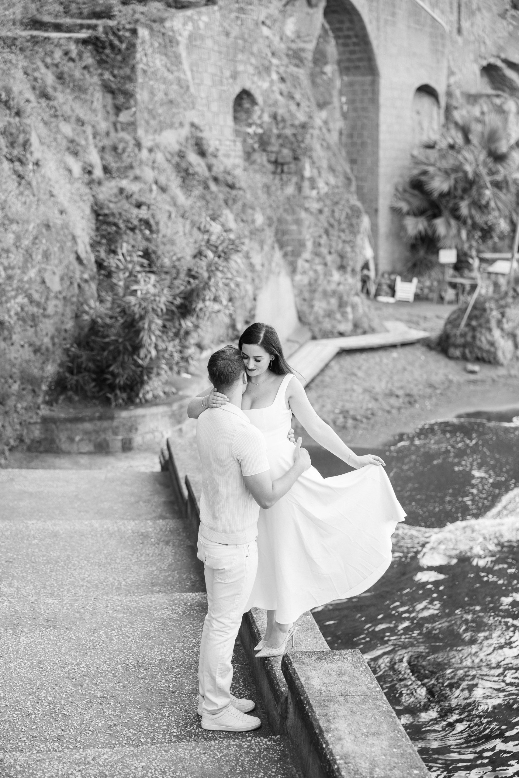 Pre-wedding photography in Sorrento — Lily and Rich captured by Antonio Ojeda at sunset