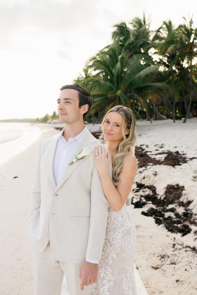 Los Cabos wedding photographer capturing sunset ceremony — Antonio Ojeda