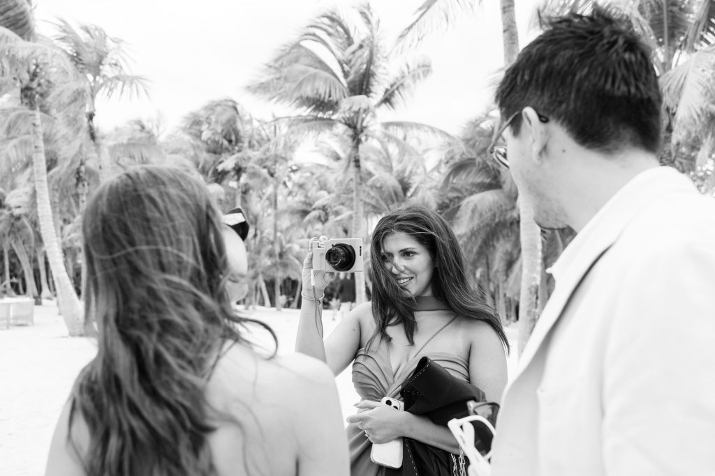 Bride's hair and veil detail Caribbean breeze Saasil Kantenah wedding