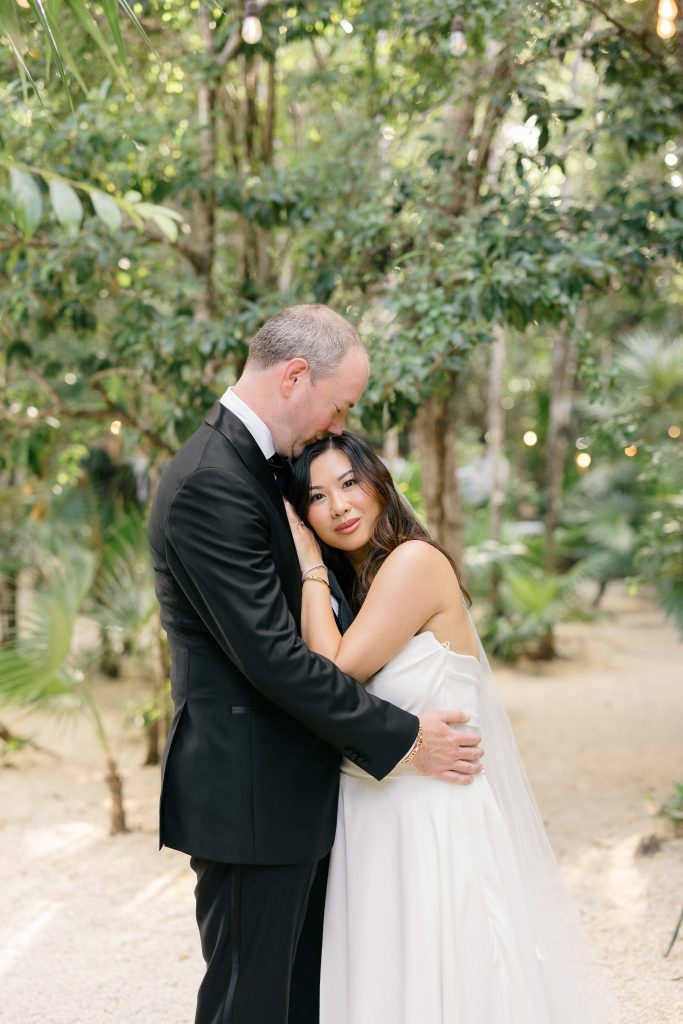 kima-tulum-jungle-venue-couple-romantic-moment-photographer