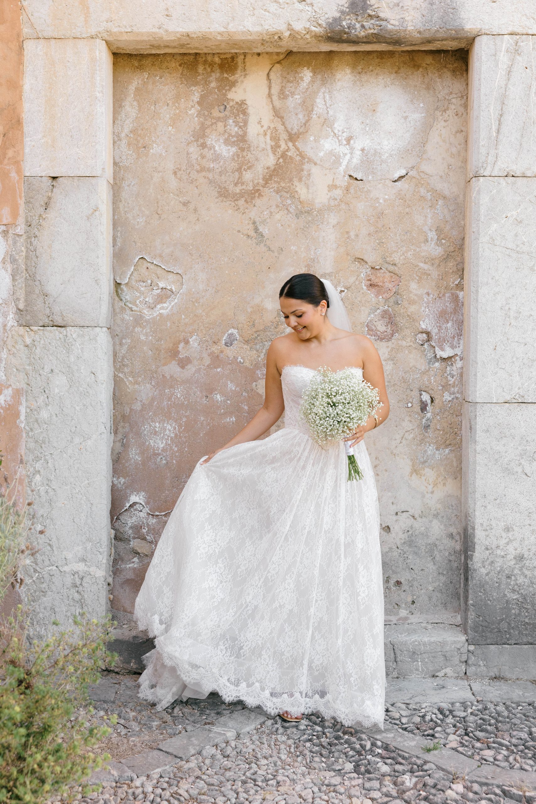 Wedding portraits in the gardens of Jardines de Alfabia