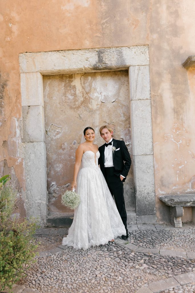 Wedding portraits in the gardens of Jardines de Alfabia