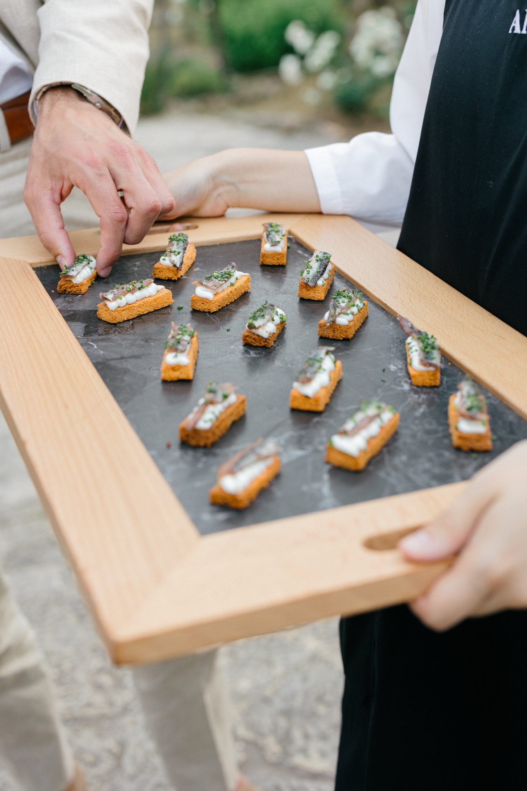 Wedding cocktail hour at Jardines de Alfabia gardens