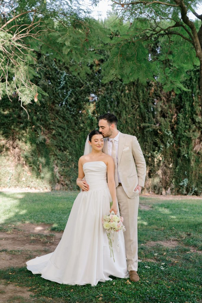 Retrato de novios en los jardines de Bellasombra House, Sevilla