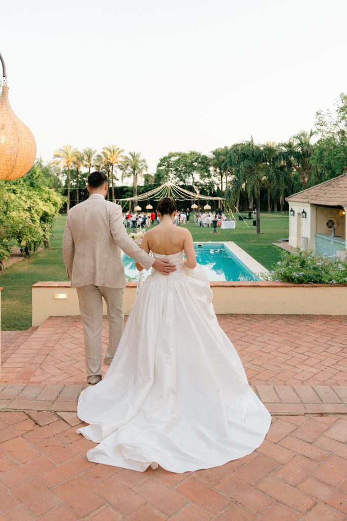 Boda de verano en Bellasombra House, jardines diseñados por Kip Dodds